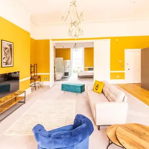spectacular-greenpark-house-prescott-apartments.tophotelsbath.com/